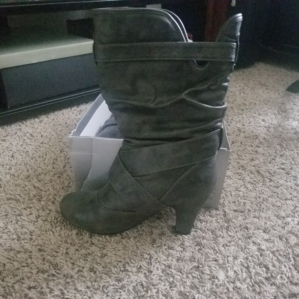 Grey Sloucy Boot - Picture 7 of 8